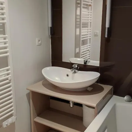 : T3 De 50m² Avec Terrasse, Piscine, Animaux Admis - Fr-1-165b-12 جوسيير