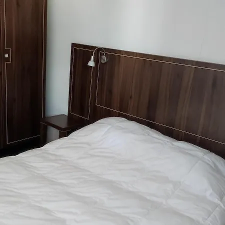 : T3 De 50m² Avec Terrasse, Piscine, Animaux Admis - Fr-1-165b-12