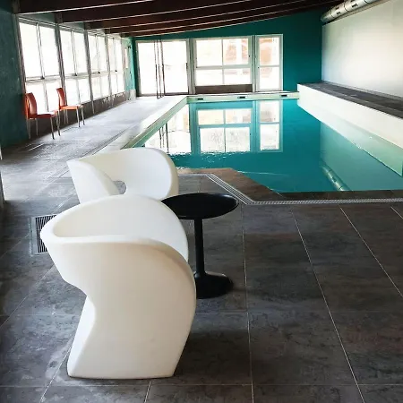 : T3 De 50m² Avec Terrasse, Piscine, Animaux Admis - Fr-1-165b-12 *